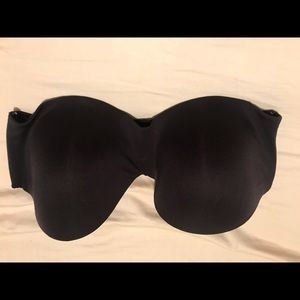 Black strapless bra